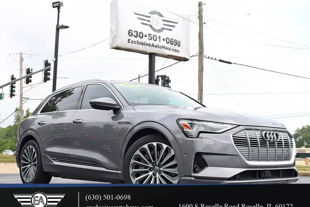 2019 Audi e-tron Prestige photo 1