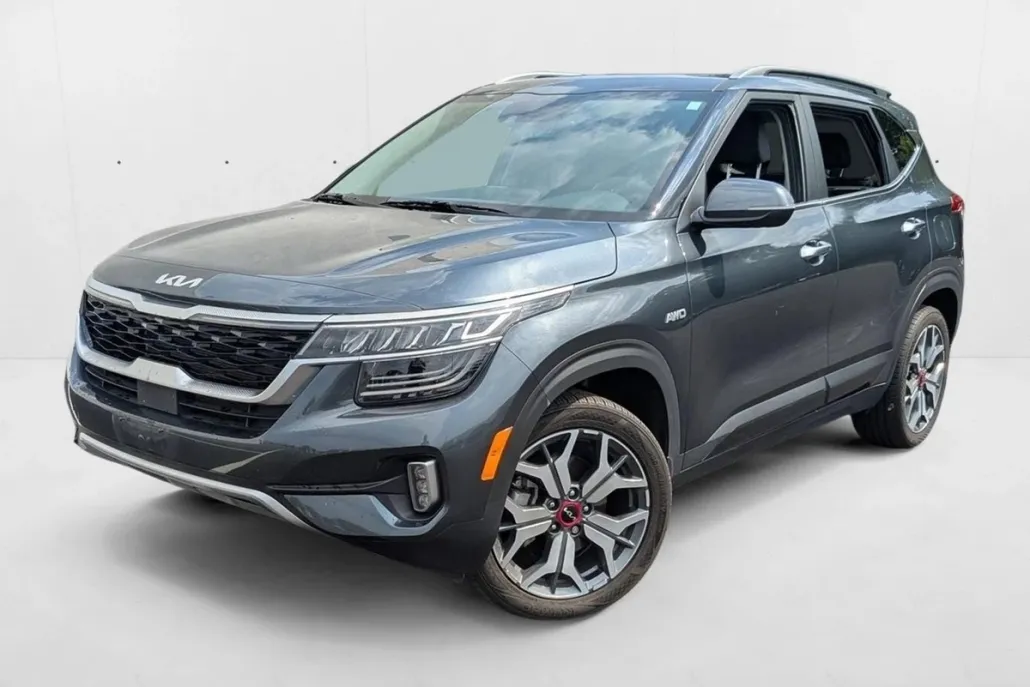 2023 Kia Seltos SX photo 1
