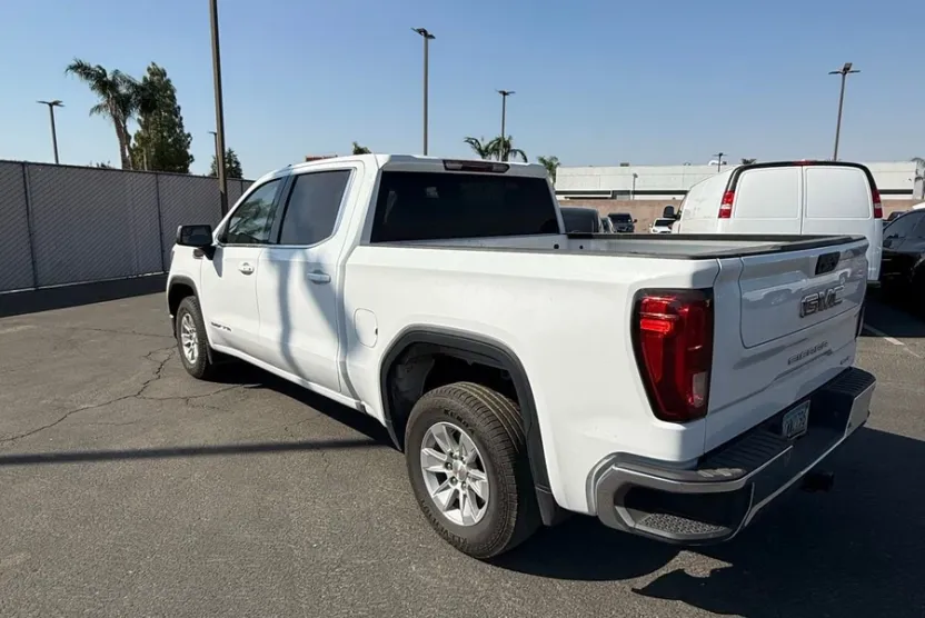 2024 Gmc Sierra 1500 SLE photo 1