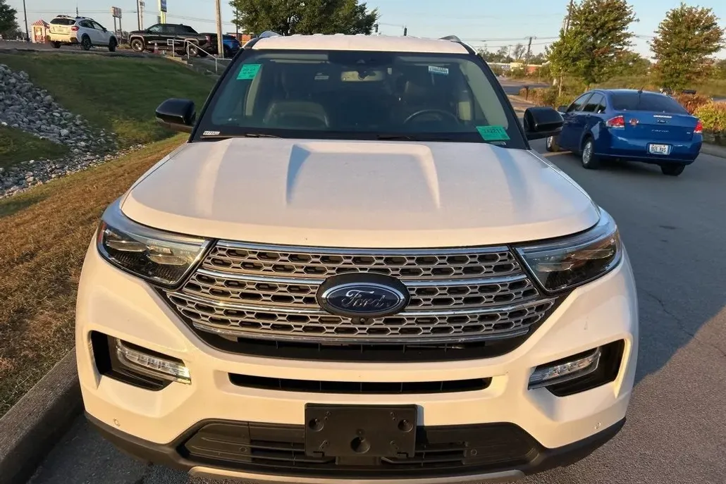 2022 Ford Explorer Limited photo 1