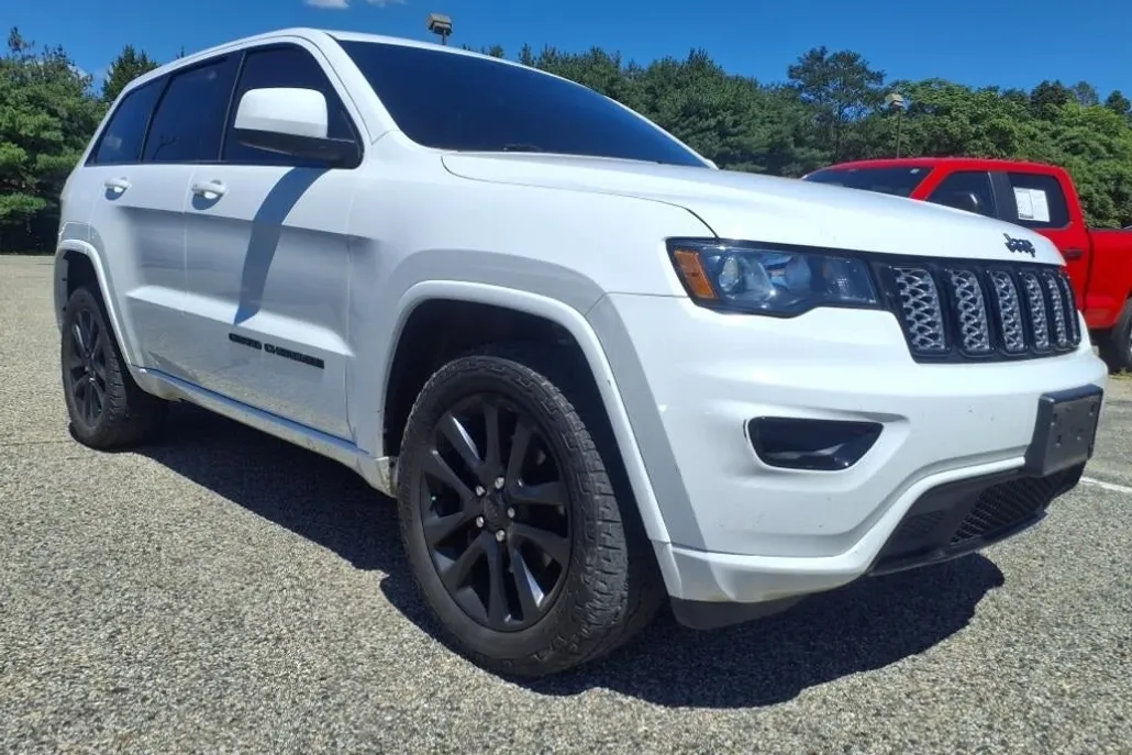2018 Jeep Grand Cherokee Altitude photo 1