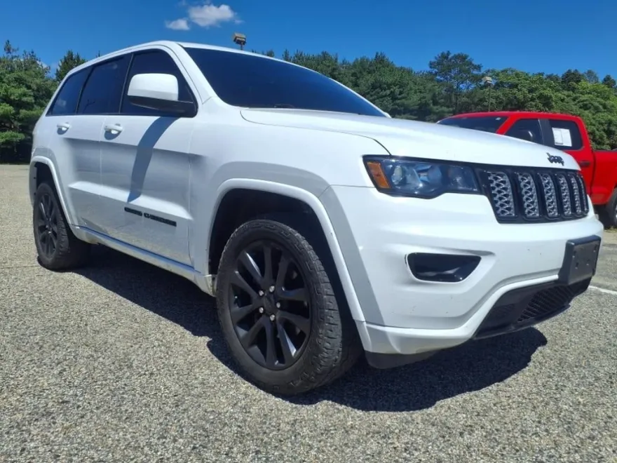 2018 Jeep Grand Cherokee Altitude photo 1