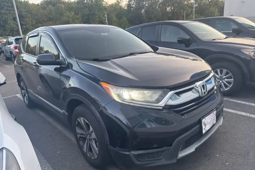 2017 Honda CR-V LX photo 1