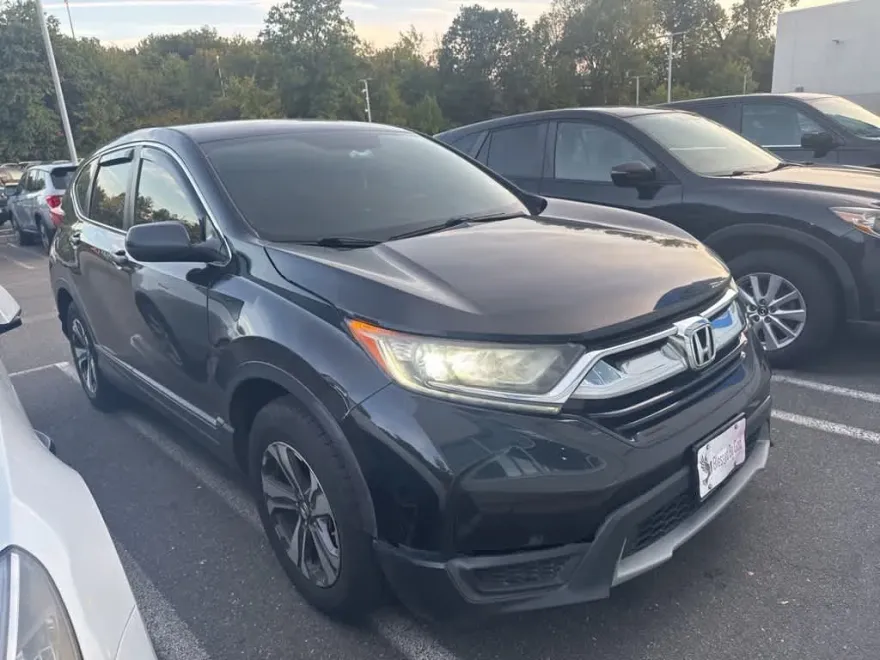 2017 Honda CR-V LX photo 1