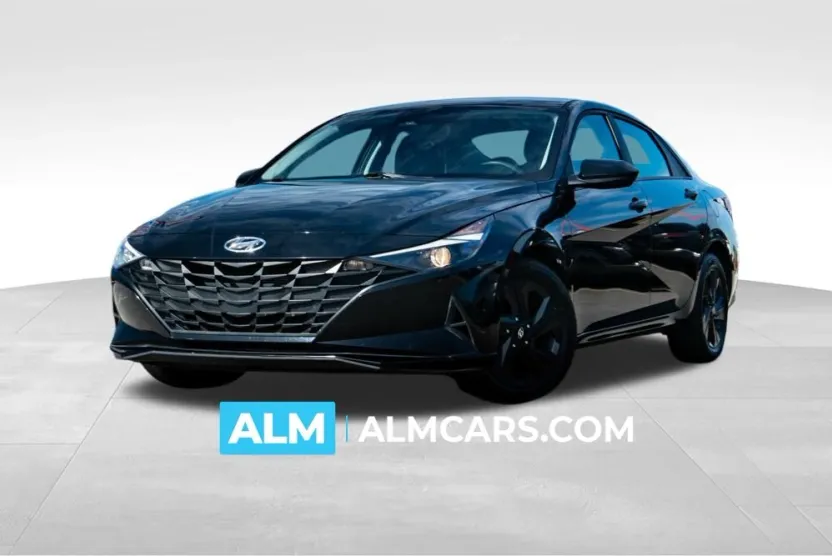 2023 Hyundai Elantra SEL photo 1