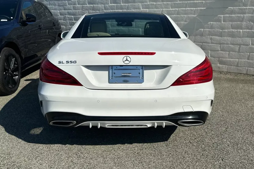 2017 Mercedes Benz SL 550 photo 1