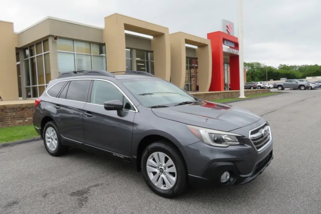2018 Subaru Outback 2.5i Premium photo 1