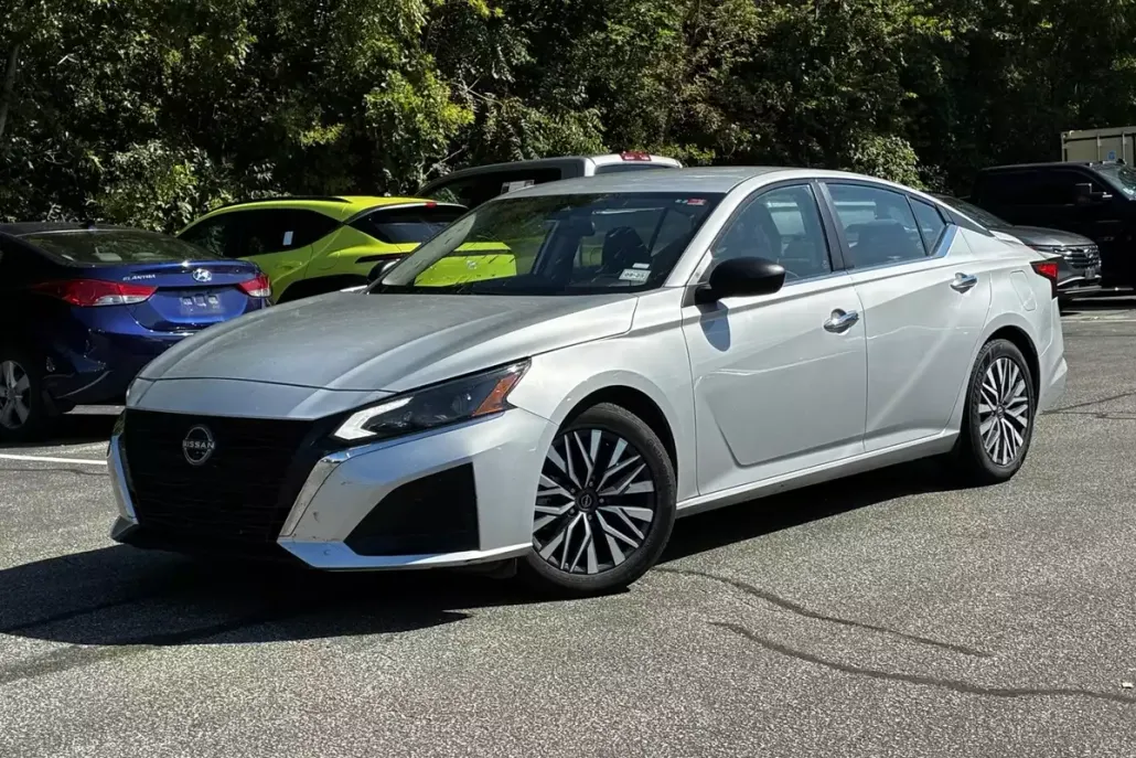 2024 Nissan Altima 2.5 SV photo 1