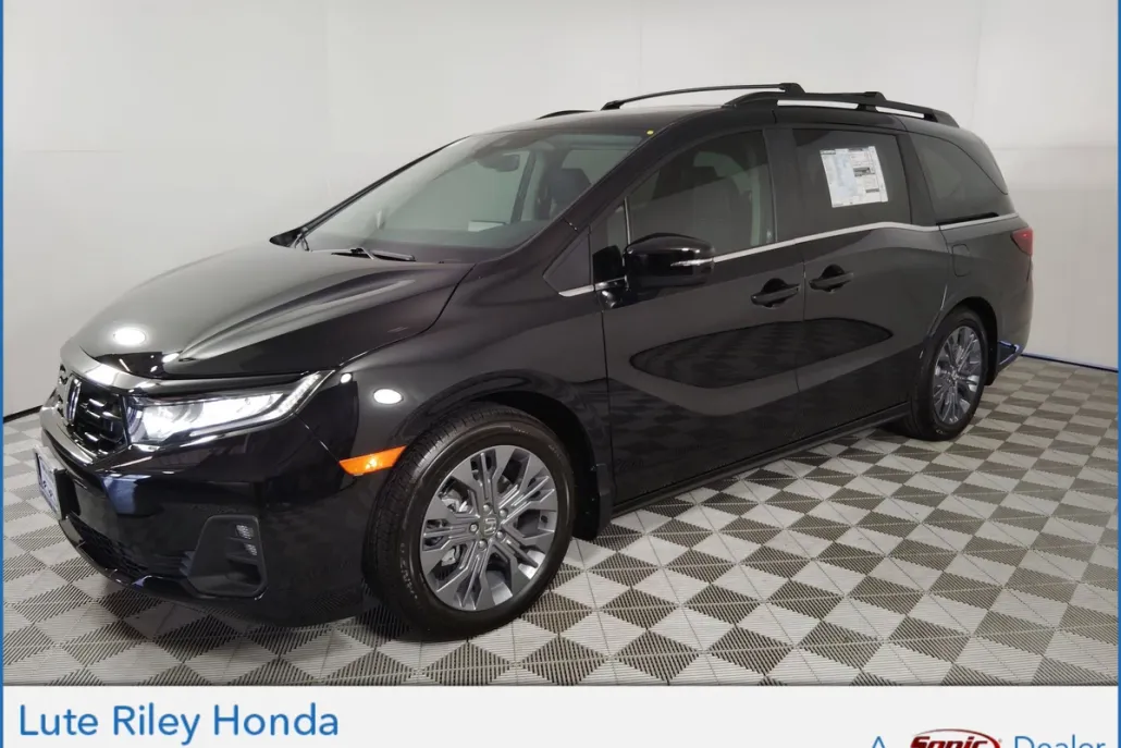 2026 Honda Odyssey Touring photo 1
