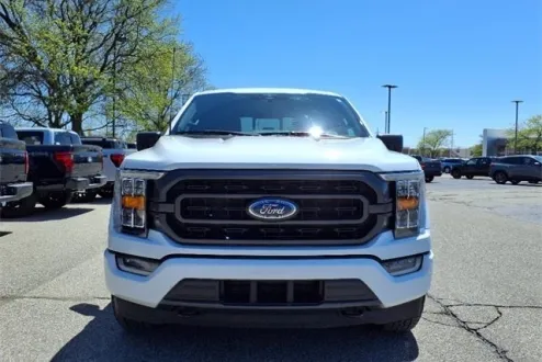 2023 Ford F-150 XLT photo 2