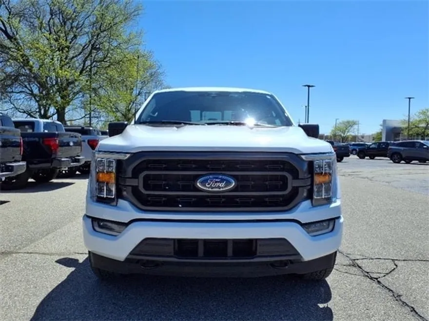 2023 Ford F-150 XLT photo 2