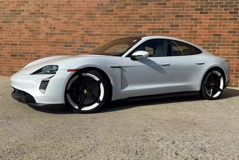 2024 Porsche Taycan Turbo S photo 1