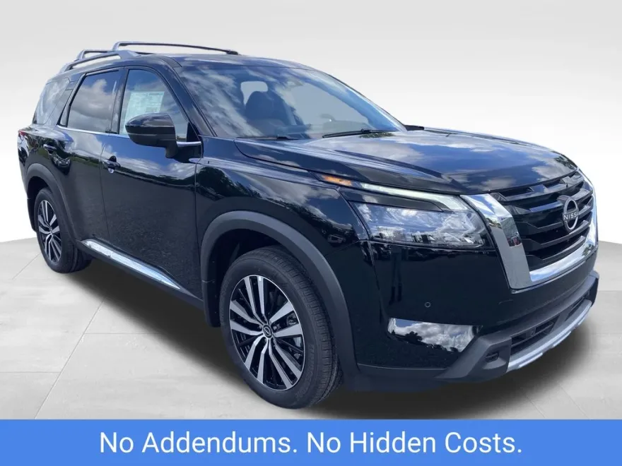 2025 Nissan Pathfinder Platinum photo 1