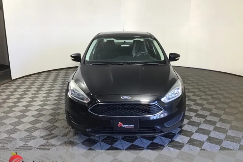 2015 Ford Focus SE photo 1