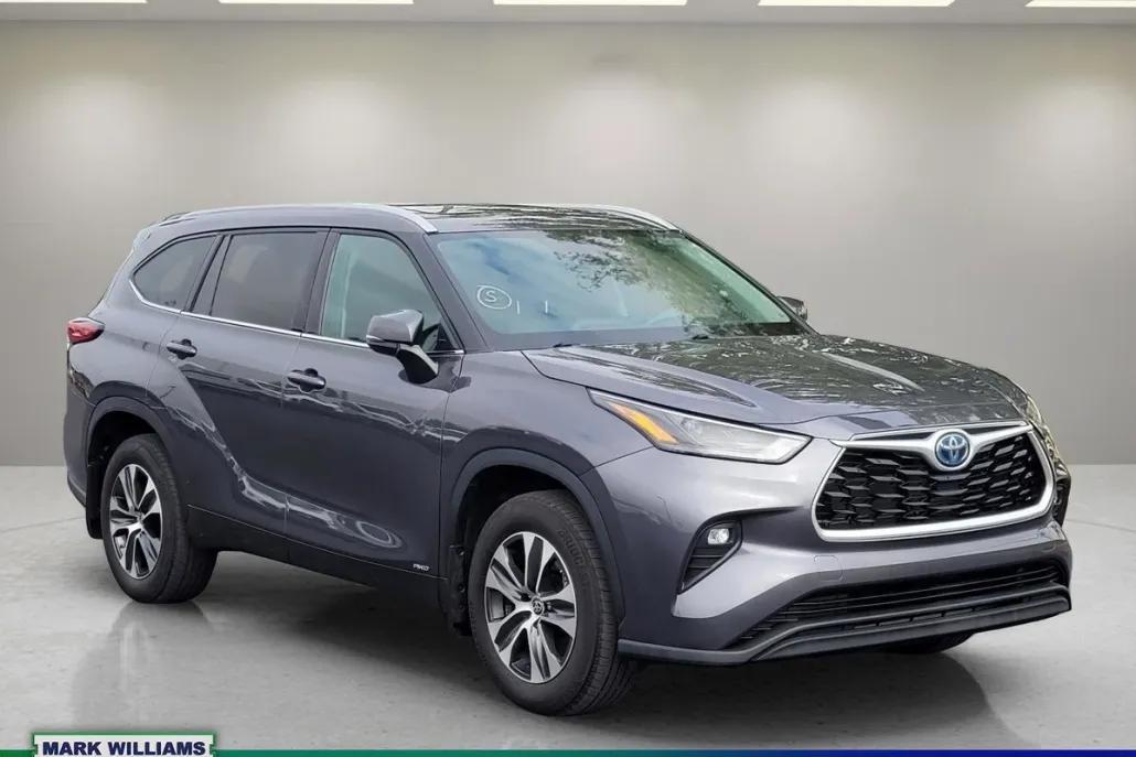 2022 Toyota Highlander Hybrid XLE photo 1