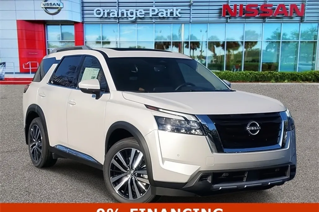 2025 Nissan Pathfinder Platinum photo 1