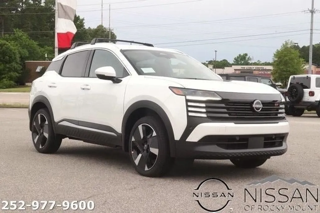 2025 Nissan Kicks SR photo 1