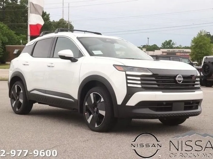 2025 Nissan Kicks SR photo 1