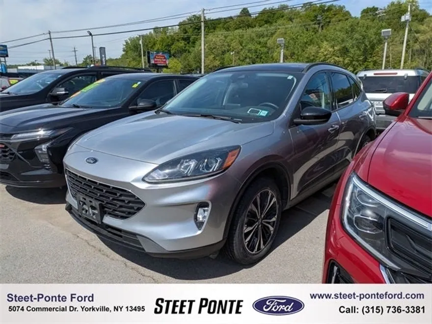 2022 Ford Escape SEL photo 1