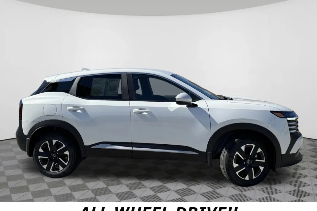 2025 Nissan Kicks SV photo 1