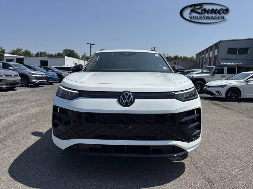 2025 Volkswagen Tiguan SE R-Line Black photo 1