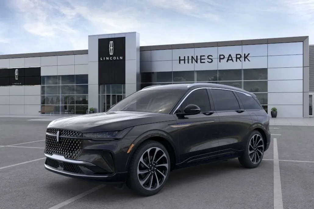 2025 Lincoln Nautilus Black Label photo 1