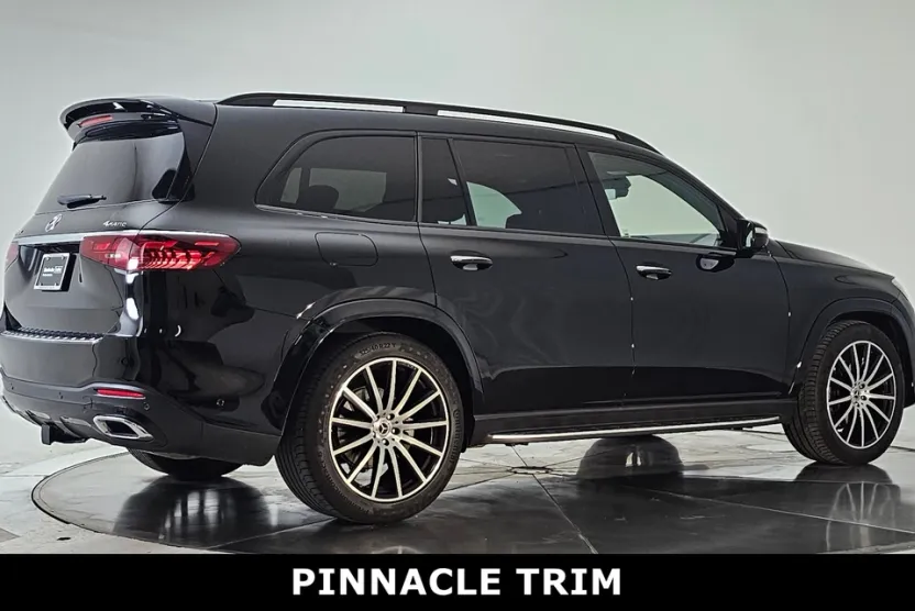 2025 Mercedes Benz GLS 450 4MATIC photo 1