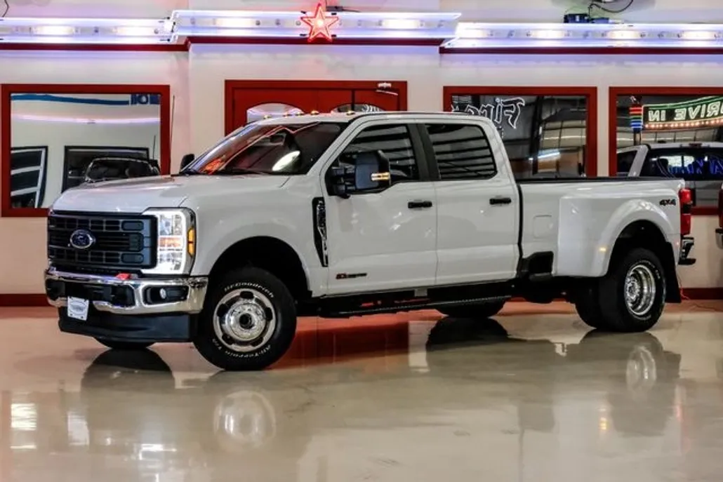 2023 Ford F-350 XL photo 1