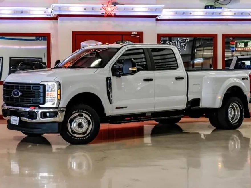 2023 Ford F-350 XL photo 1
