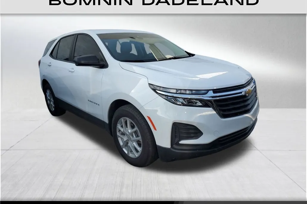 2024 Chevrolet Equinox LS photo 1