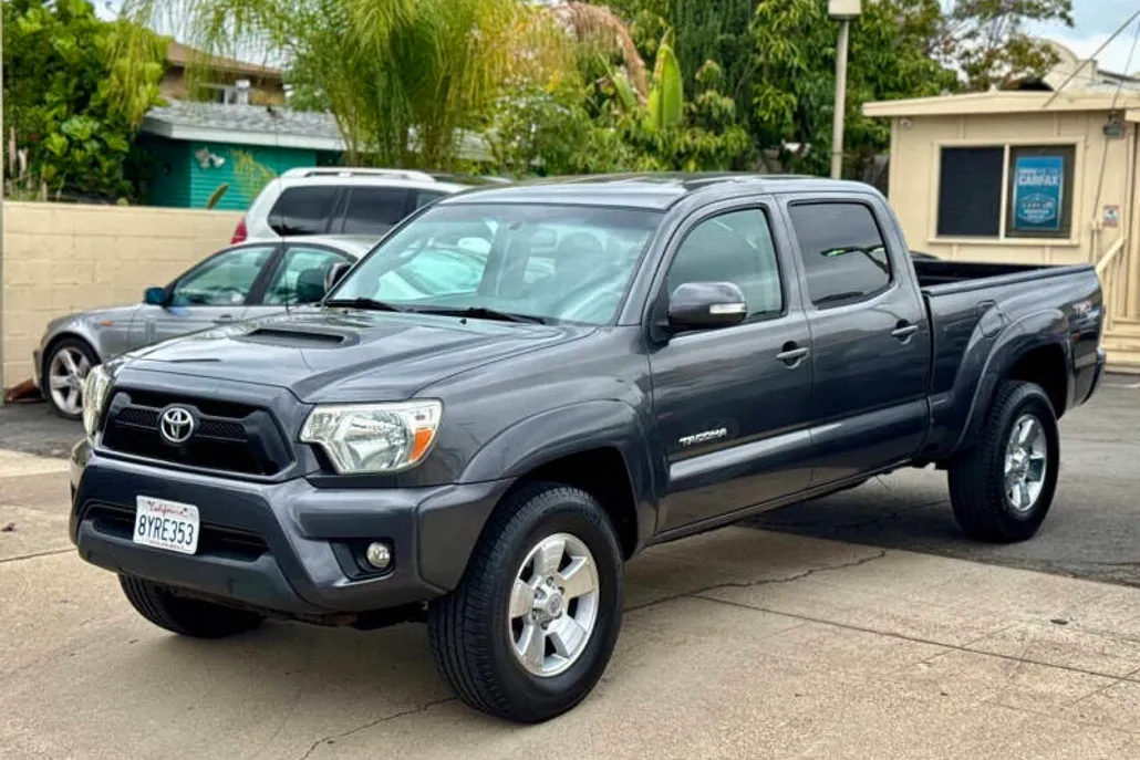 2013 Toyota Tacoma V6 4x4 Double Cab photo 1
