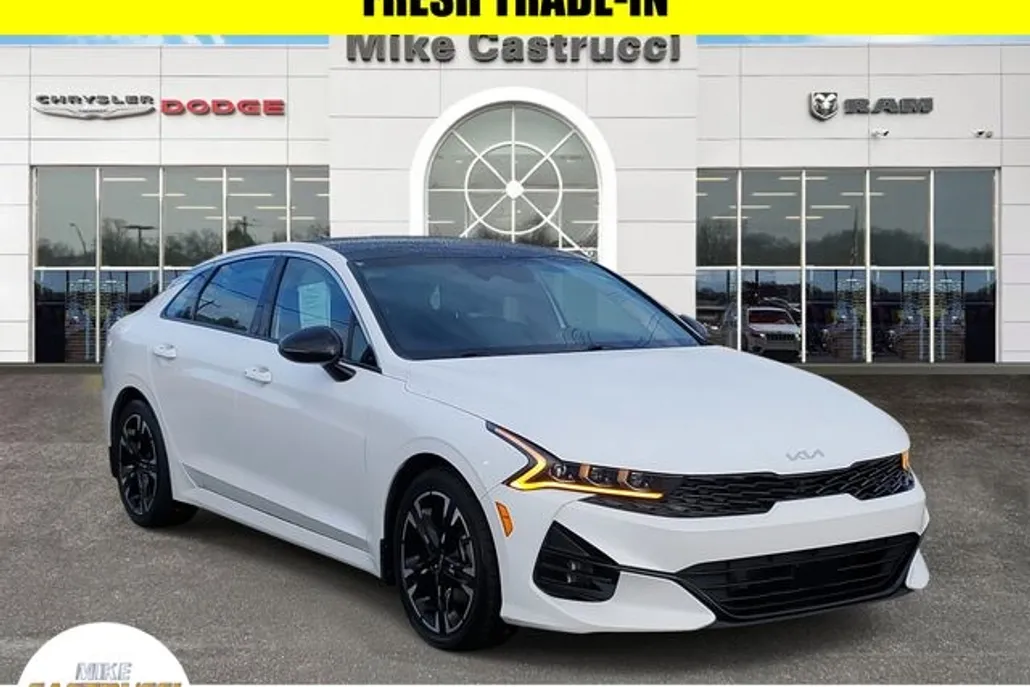2023 Kia K5 GT-Line photo 1