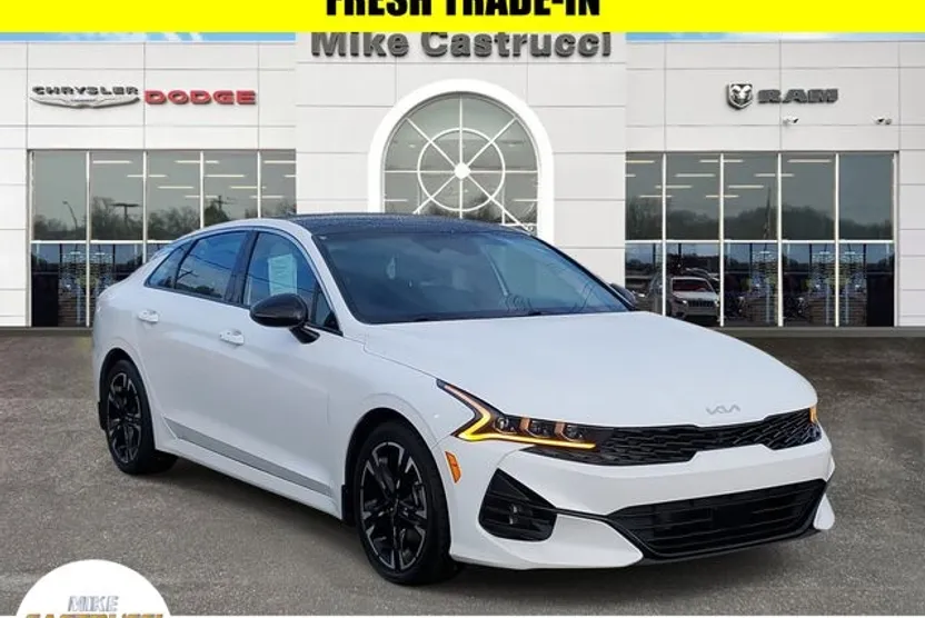2023 Kia K5 GT-Line photo 1