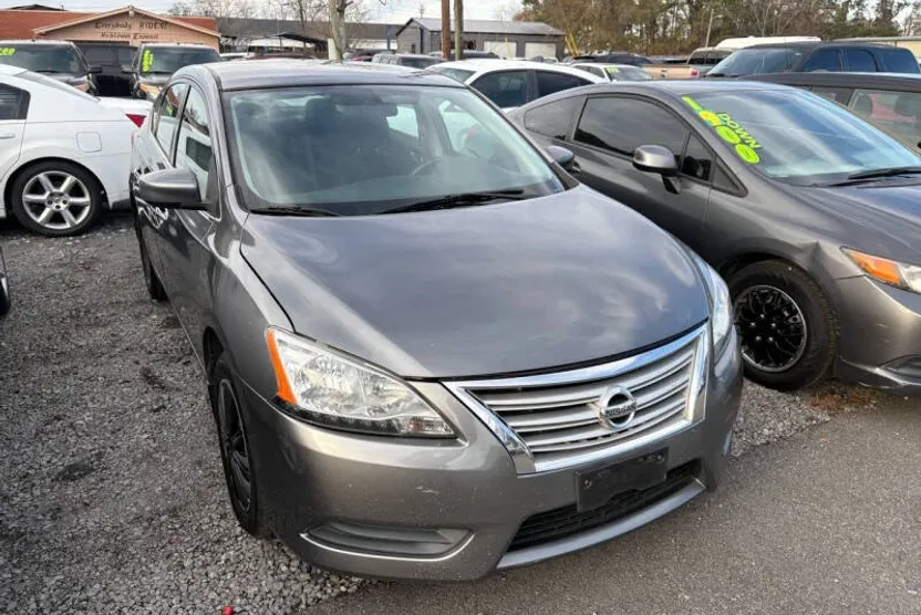 2015 Nissan Sentra SV photo 1