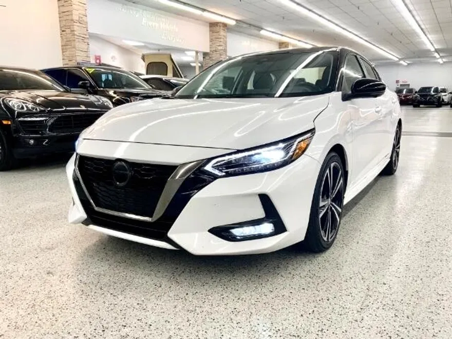 2022 Nissan Sentra SR photo 1