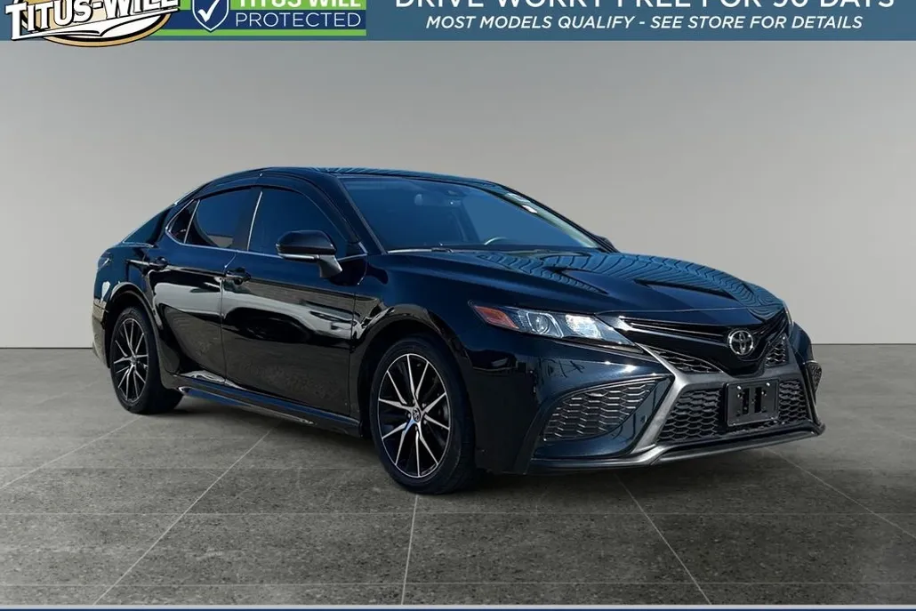 2022 Toyota Camry SE photo 1