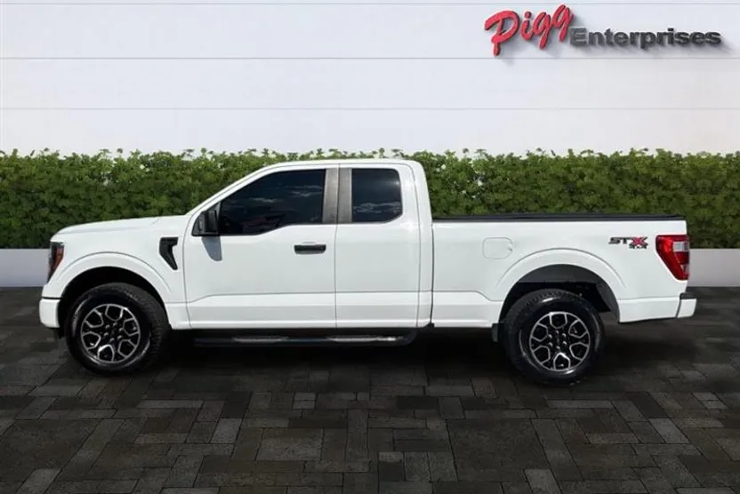 2023 Ford F-150 XL STX photo 1