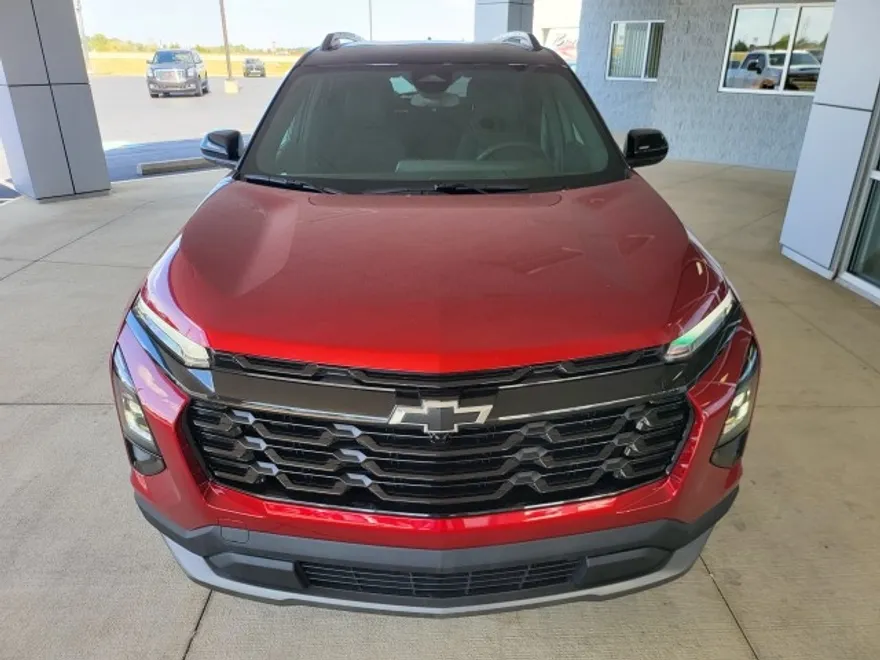 2026 Chevrolet Equinox LT photo 1