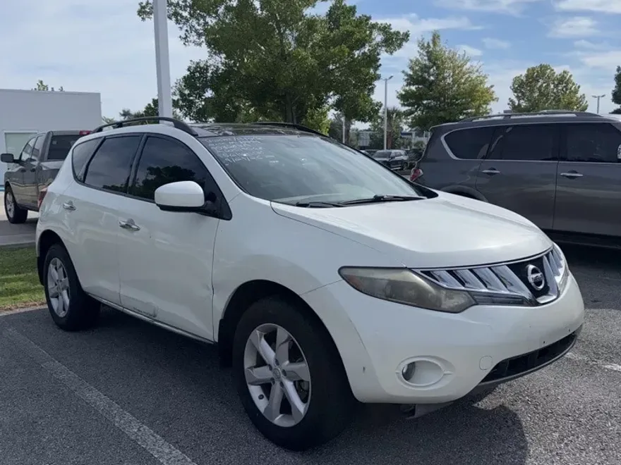 2010 Nissan Murano SL photo 1