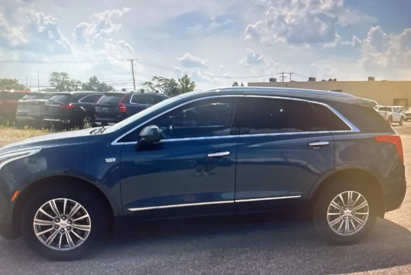 2019 Cadillac XT5 Luxury photo 1