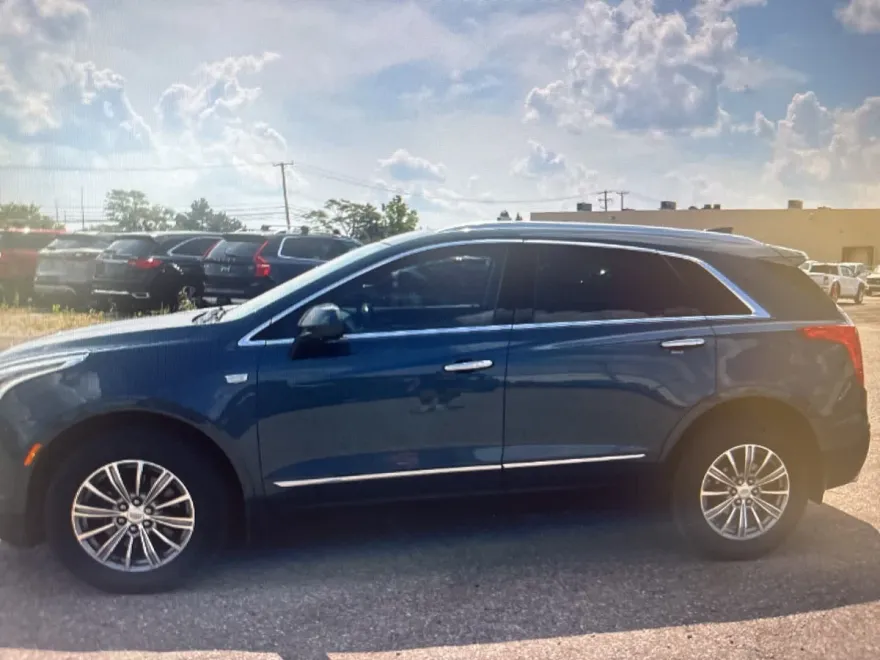 2019 Cadillac XT5 Luxury photo 1