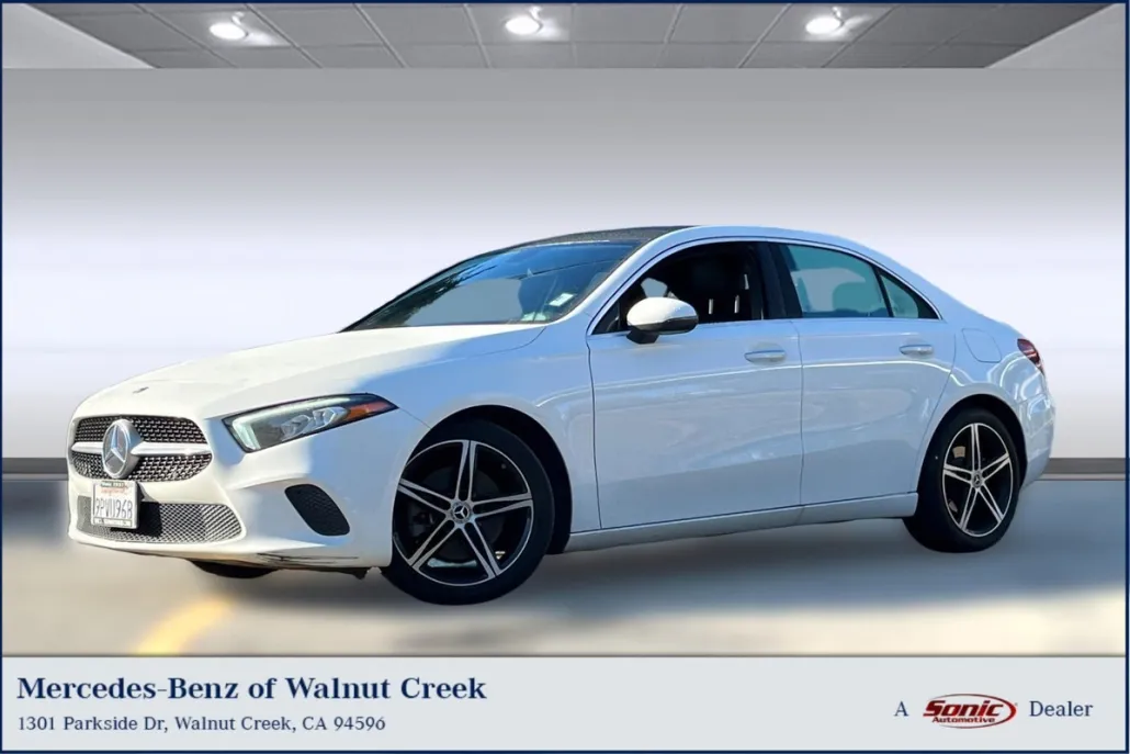 2022 Mercedes Benz A 220 photo 1