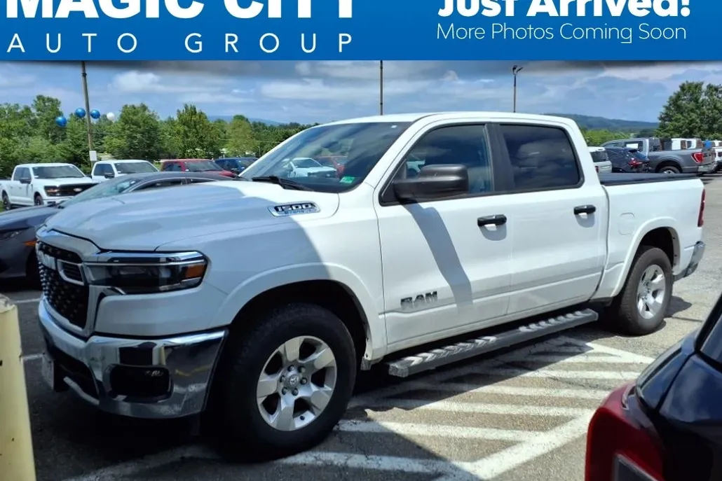 2025 Ram 1500 Big Horn photo 1