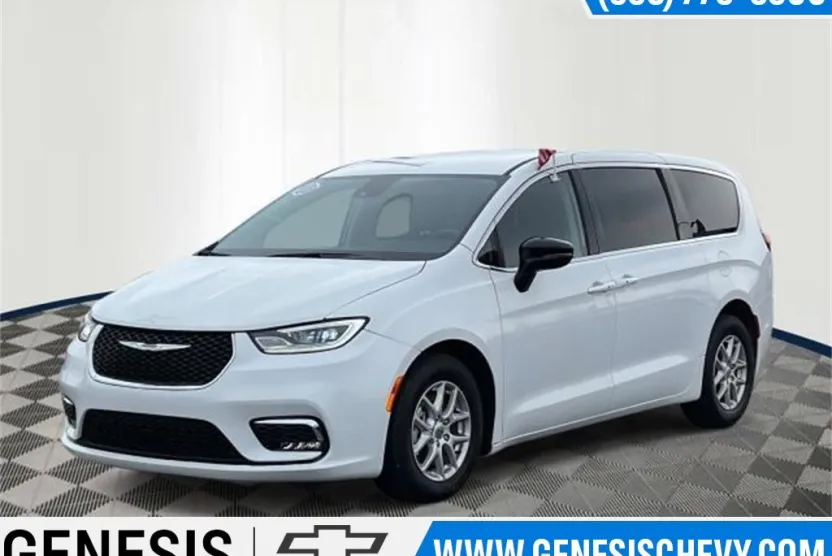 2024 Chrysler Pacifica Touring L photo 1