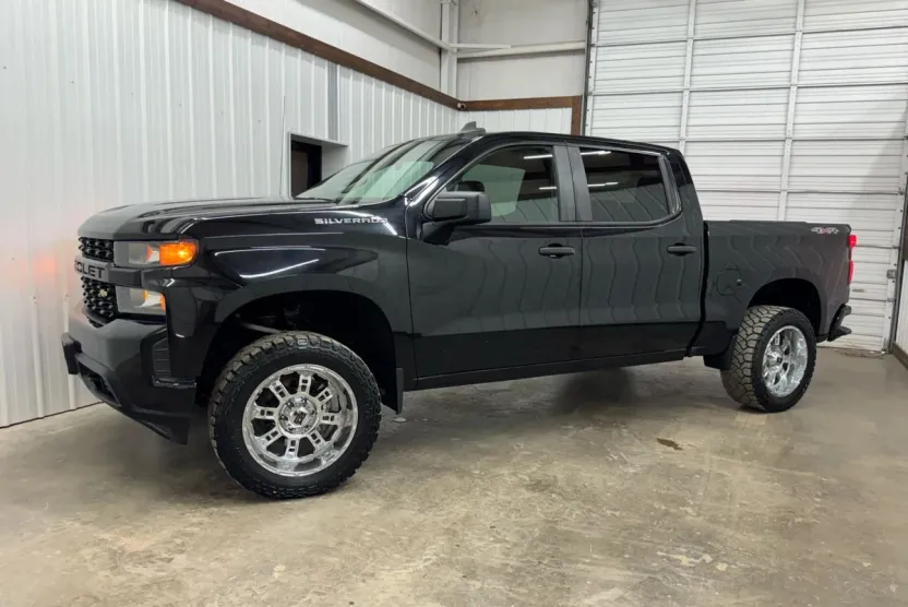 2020 Chevrolet Silverado 1500 Custom photo 1