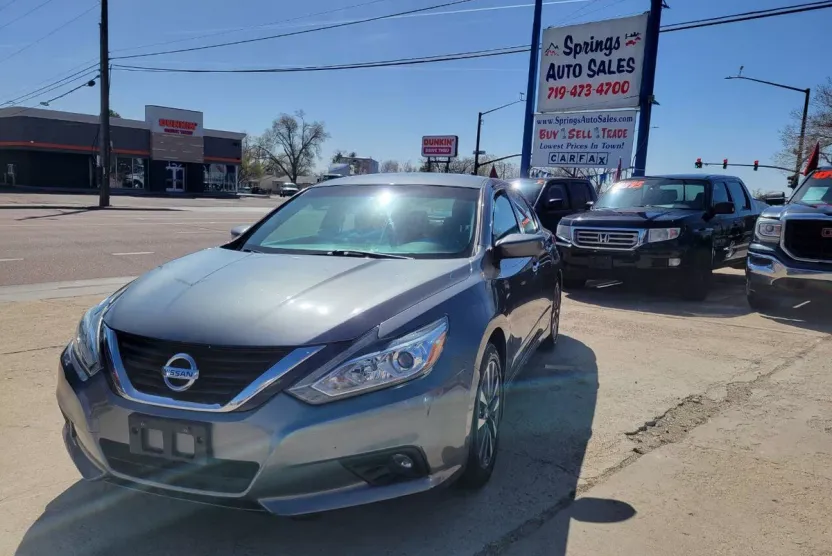 2016 Nissan Altima 2.5 SV photo 1