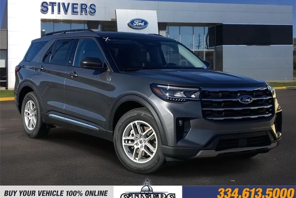 2025 Ford Explorer photo 1