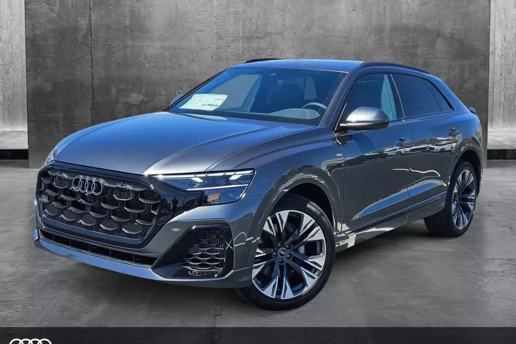2025 Audi Q8 55 Premium Plus photo 1