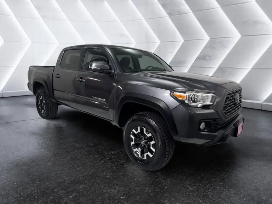 2022 Toyota Tacoma TRD Off-Road photo 1