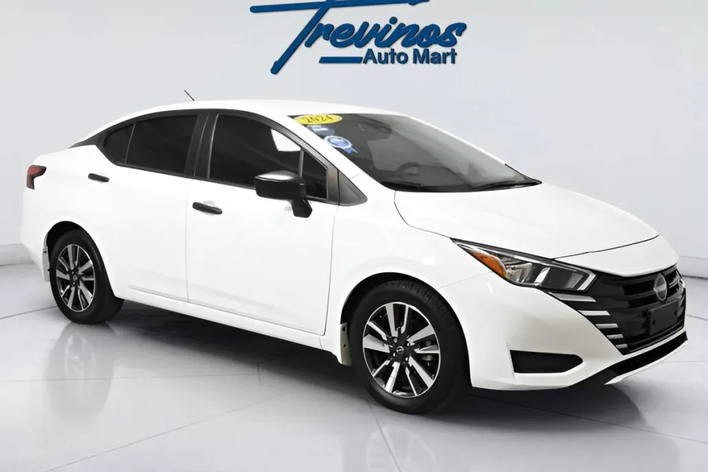 2024 Nissan Versa 1.6 S photo 1